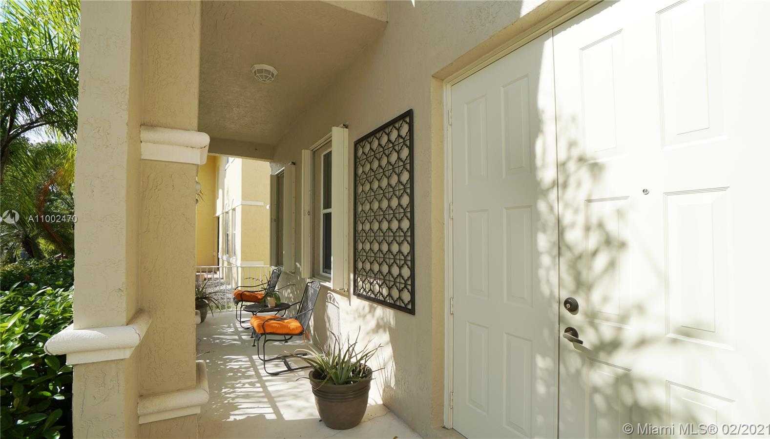 Small Image of 1546 Sandpiper Cir, Weston, FL 33327, USA Number 2