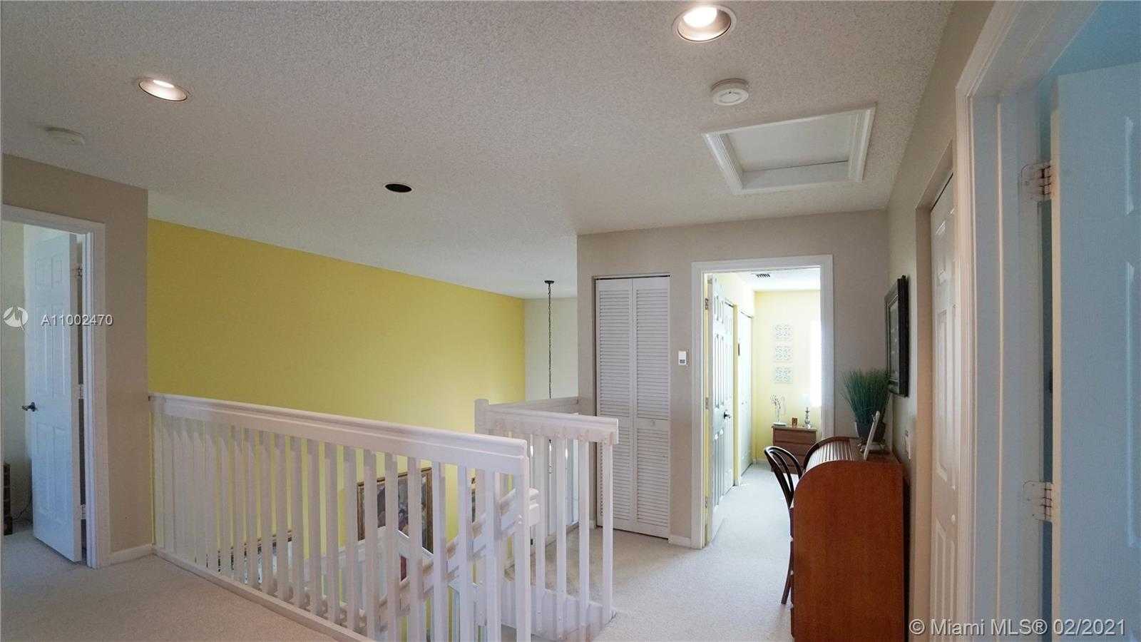 Small Image of 1546 Sandpiper Cir, Weston, FL 33327, USA Number 20