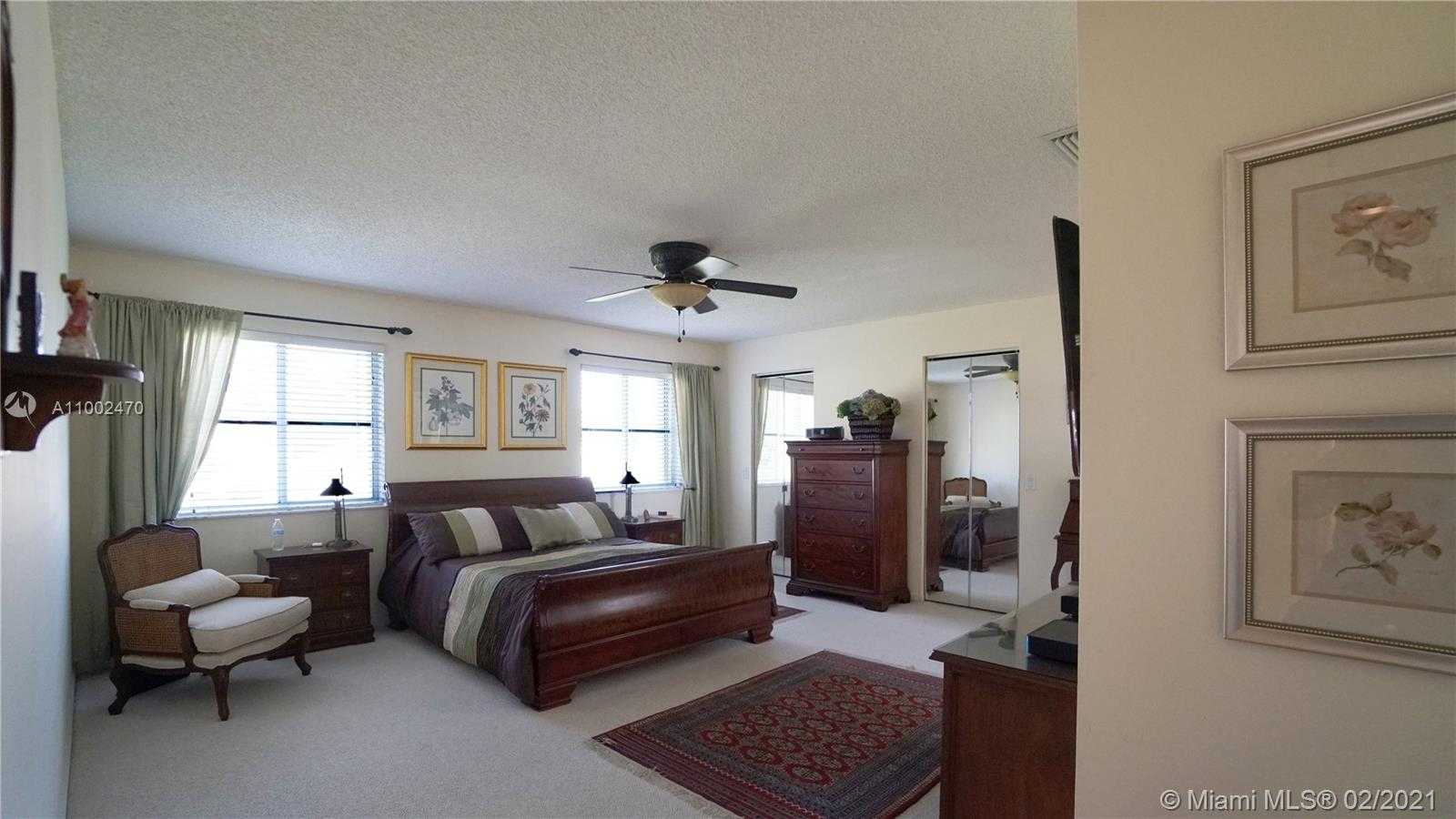 Small Image of 1546 Sandpiper Cir, Weston, FL 33327, USA Number 21
