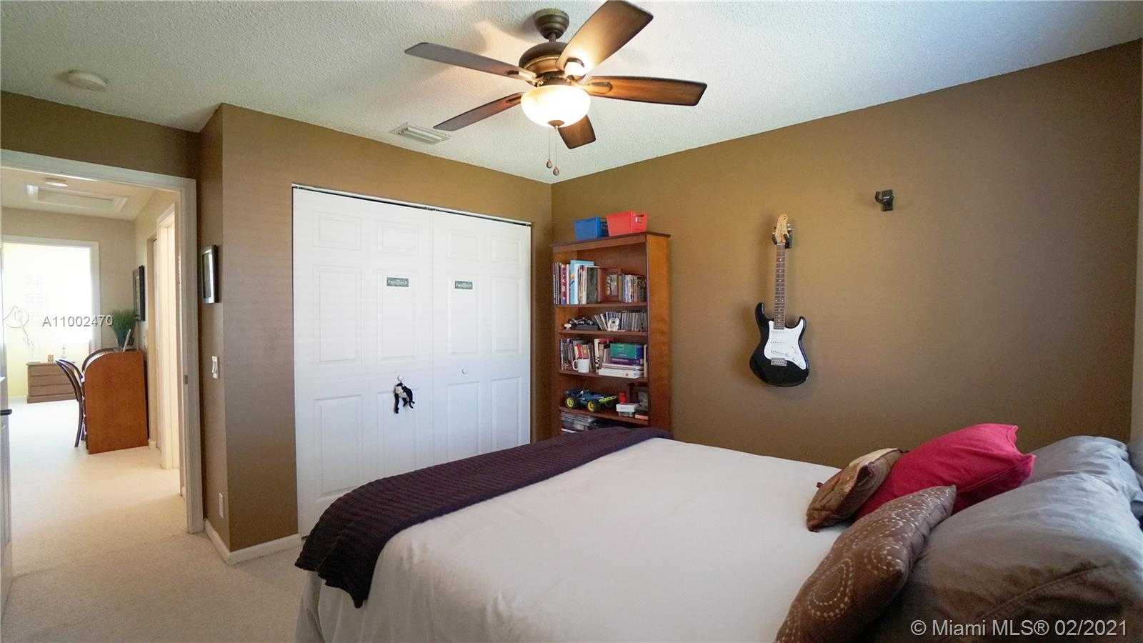 Small Image of 1546 Sandpiper Cir, Weston, FL 33327, USA Number 26
