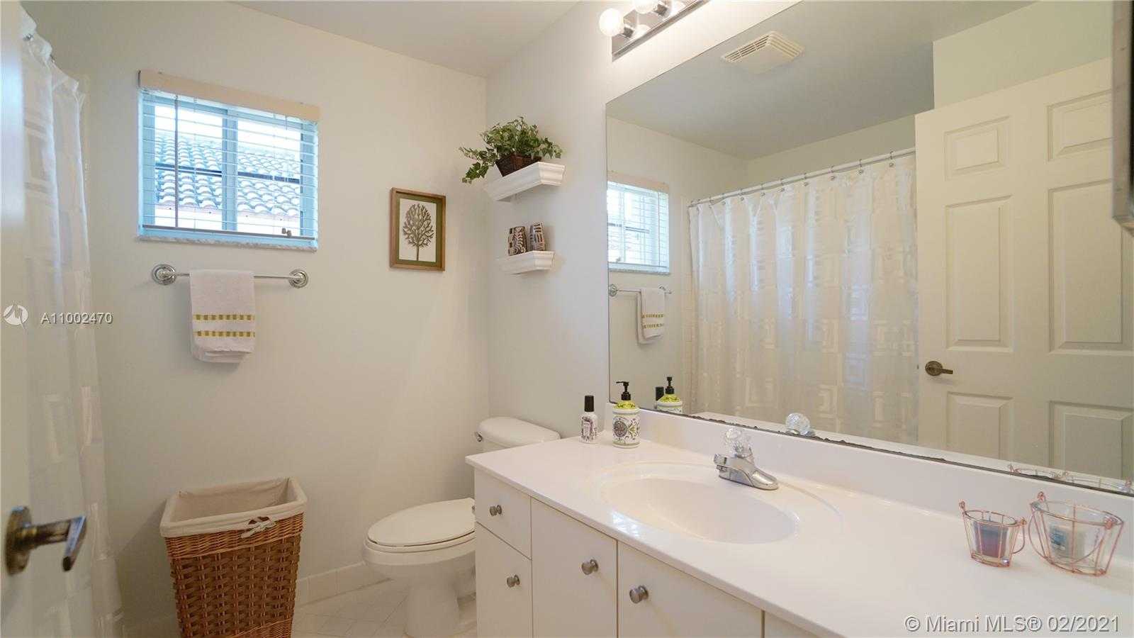 Small Image of 1546 Sandpiper Cir, Weston, FL 33327, USA Number 27