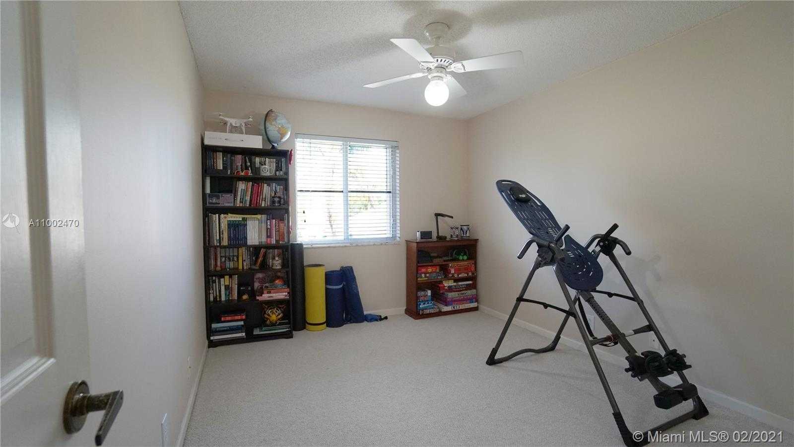 Small Image of 1546 Sandpiper Cir, Weston, FL 33327, USA Number 28