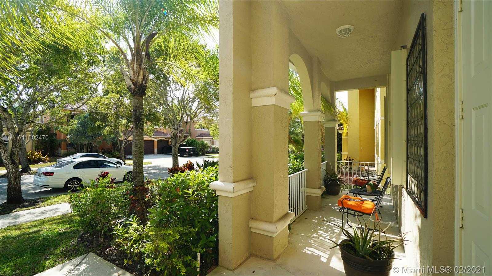 Small Image of 1546 Sandpiper Cir, Weston, FL 33327, USA Number 3