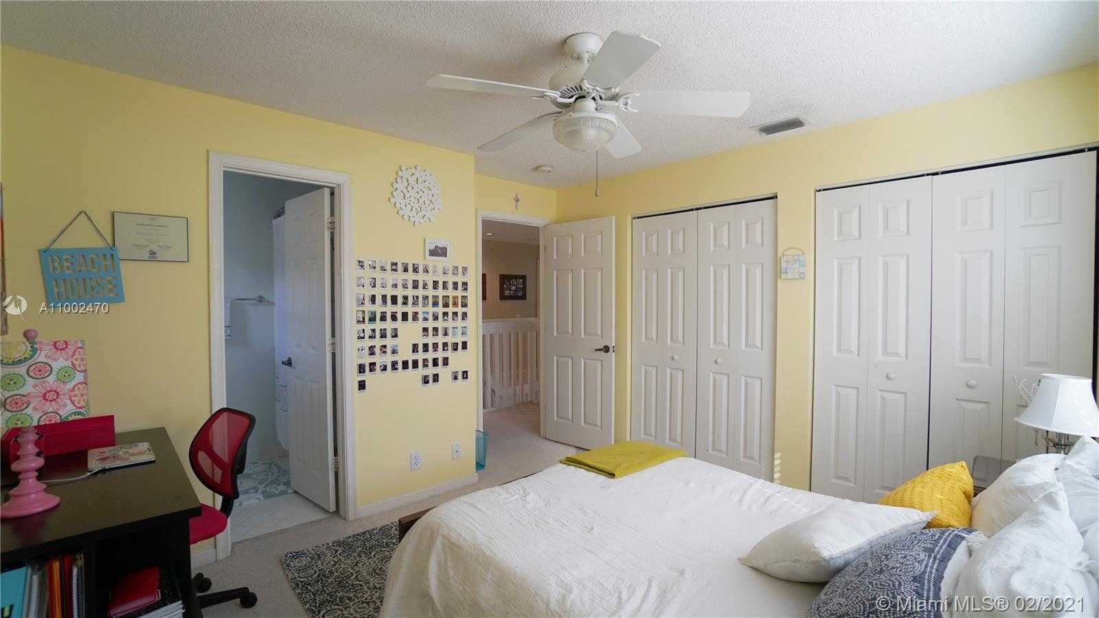 Small Image of 1546 Sandpiper Cir, Weston, FL 33327, USA Number 30