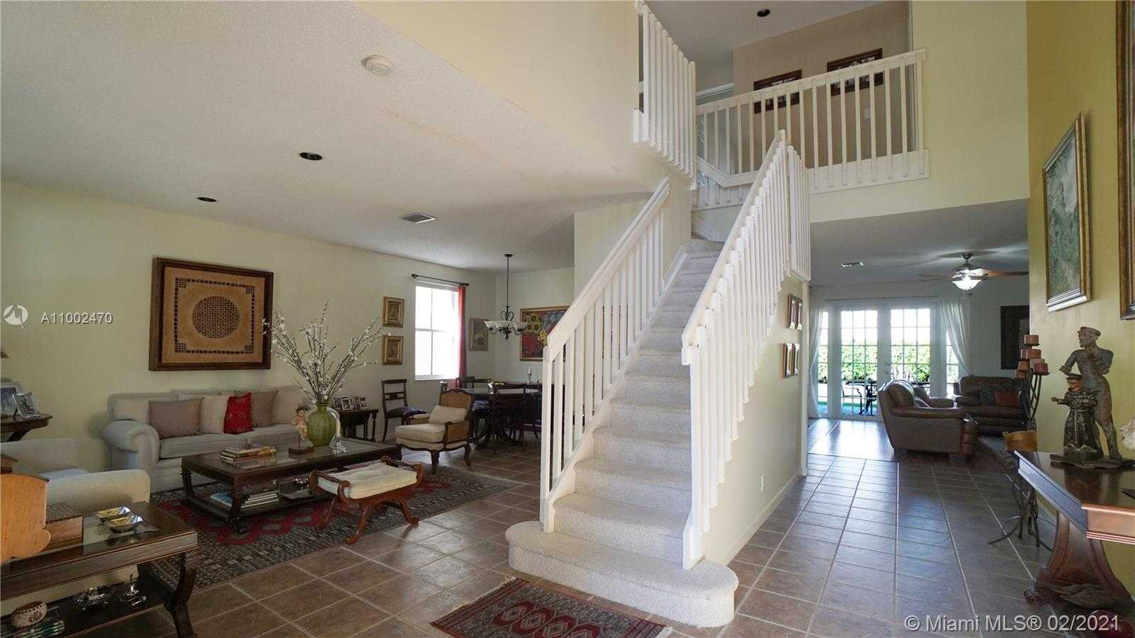 Small Image of 1546 Sandpiper Cir, Weston, FL 33327, USA Number 4