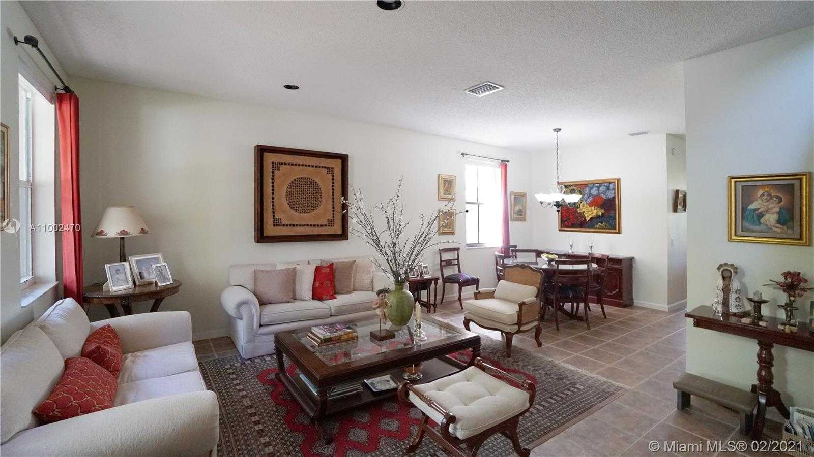 Small Image of 1546 Sandpiper Cir, Weston, FL 33327, USA Number 5