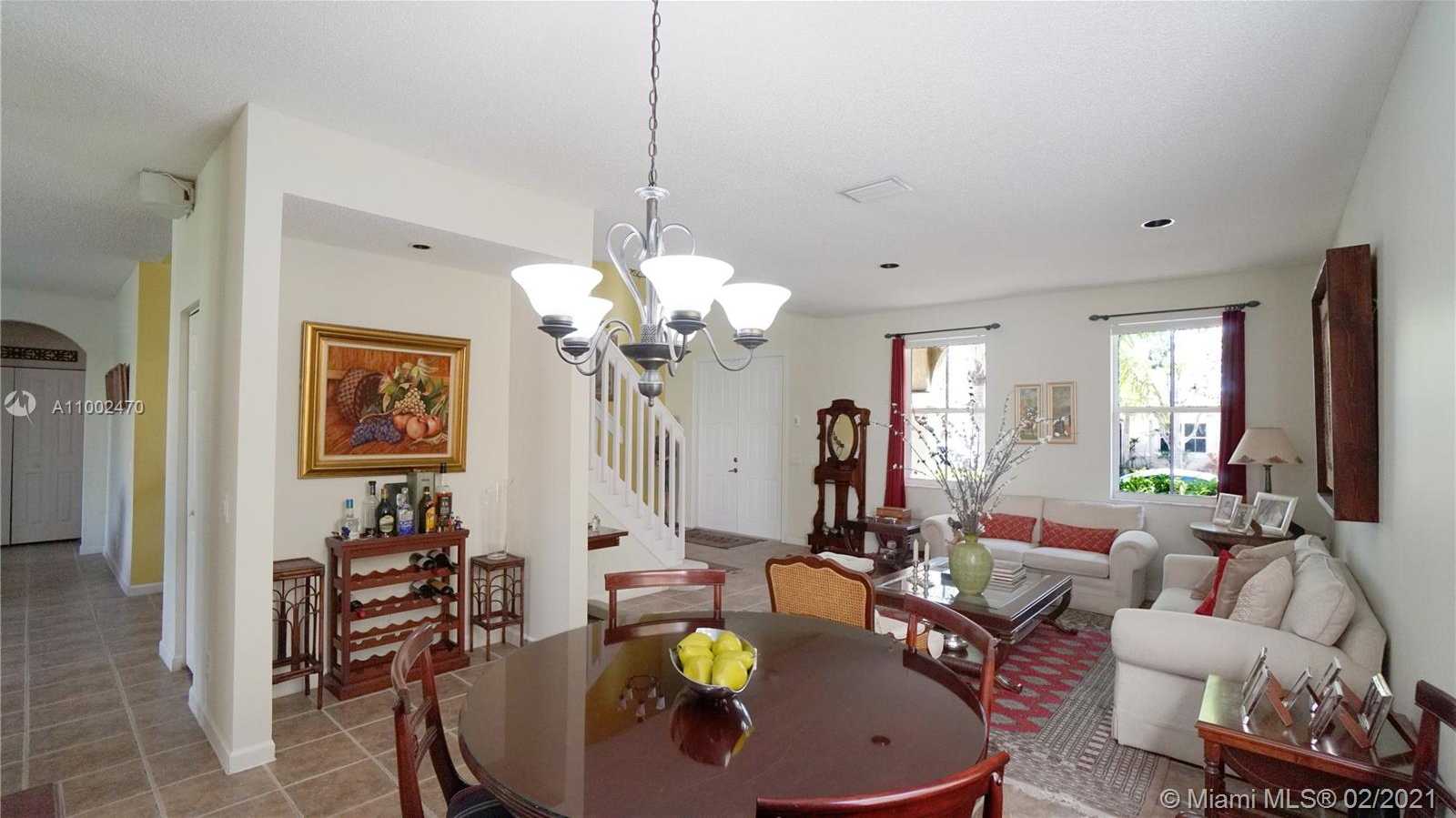 Small Image of 1546 Sandpiper Cir, Weston, FL 33327, USA Number 7