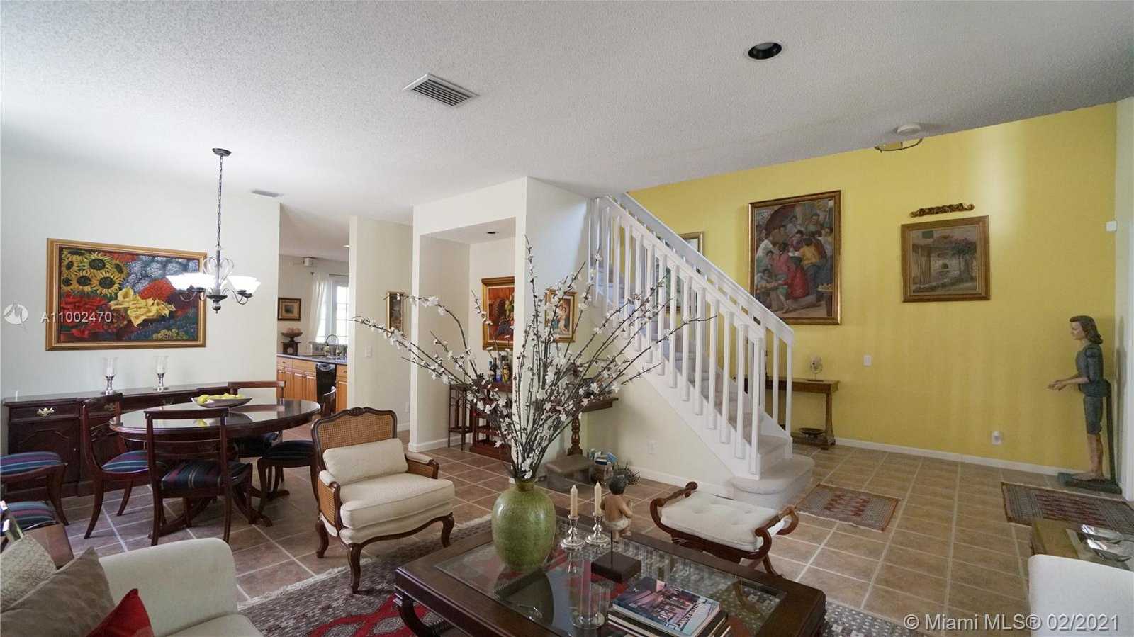 Small Image of 1546 Sandpiper Cir, Weston, FL 33327, USA Number 8
