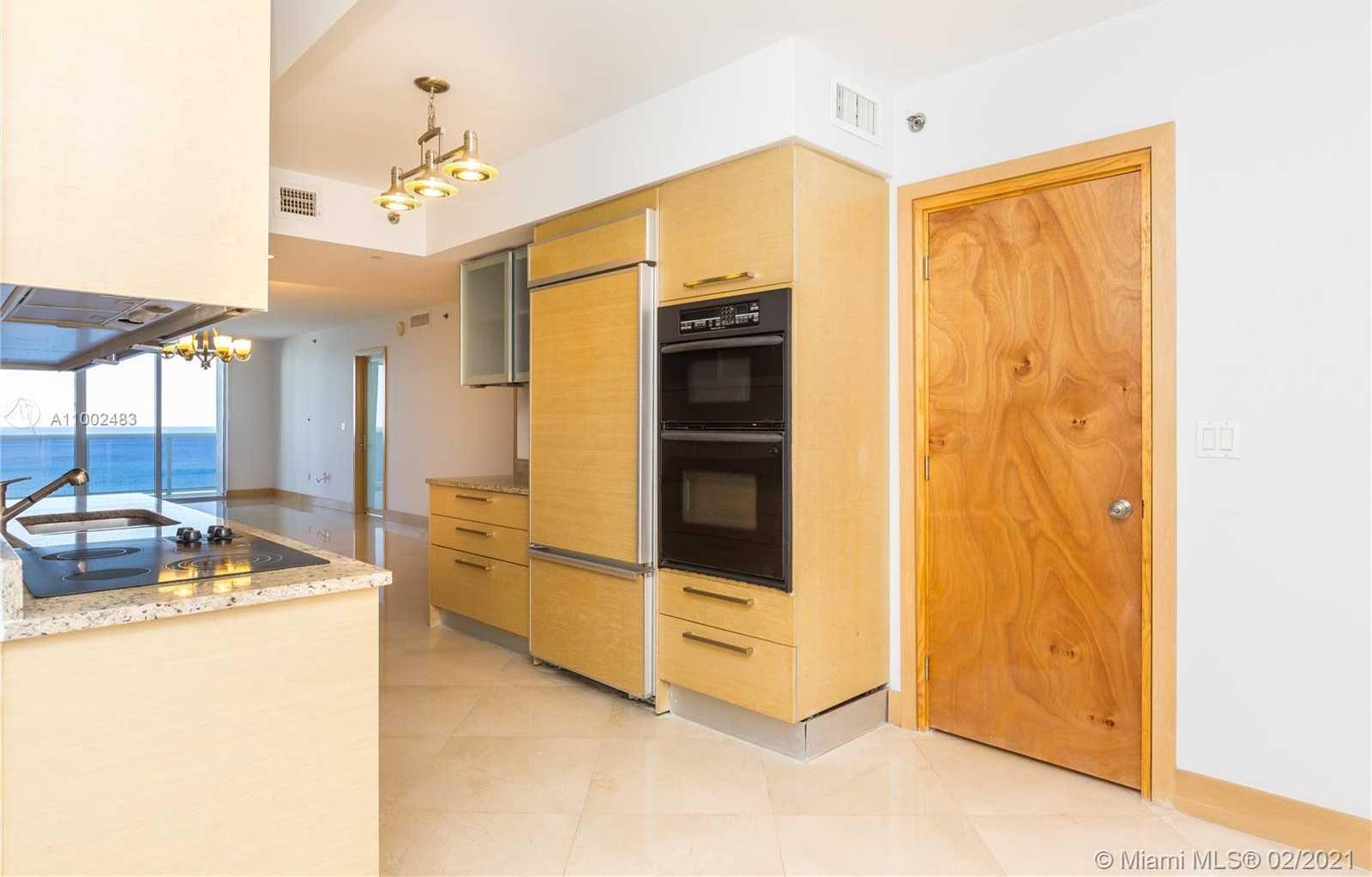 Small Image of 1800 SOUTH OCEAN DR #1502, Hallandale Beach Number 11