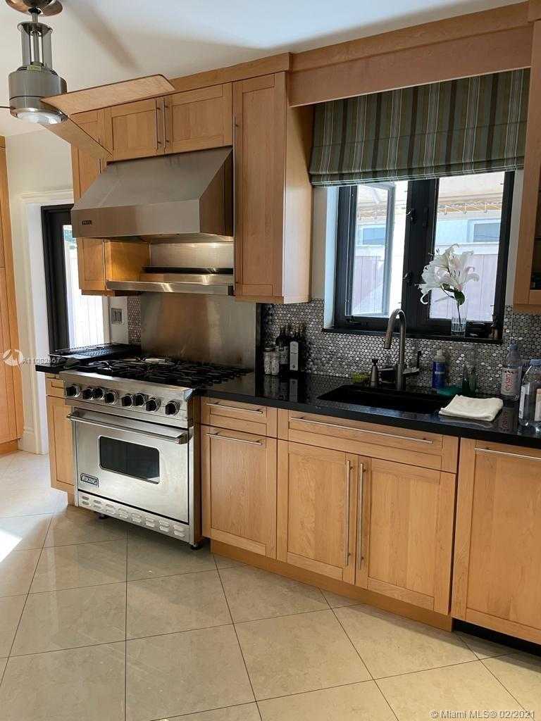 Small Image of 1840 CLEVELAND RD, Miami Beach Number 12