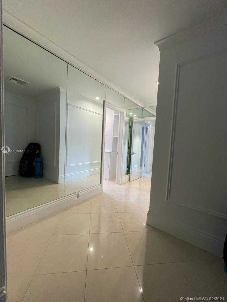 Small Image of 1840 CLEVELAND RD, Miami Beach Number 17