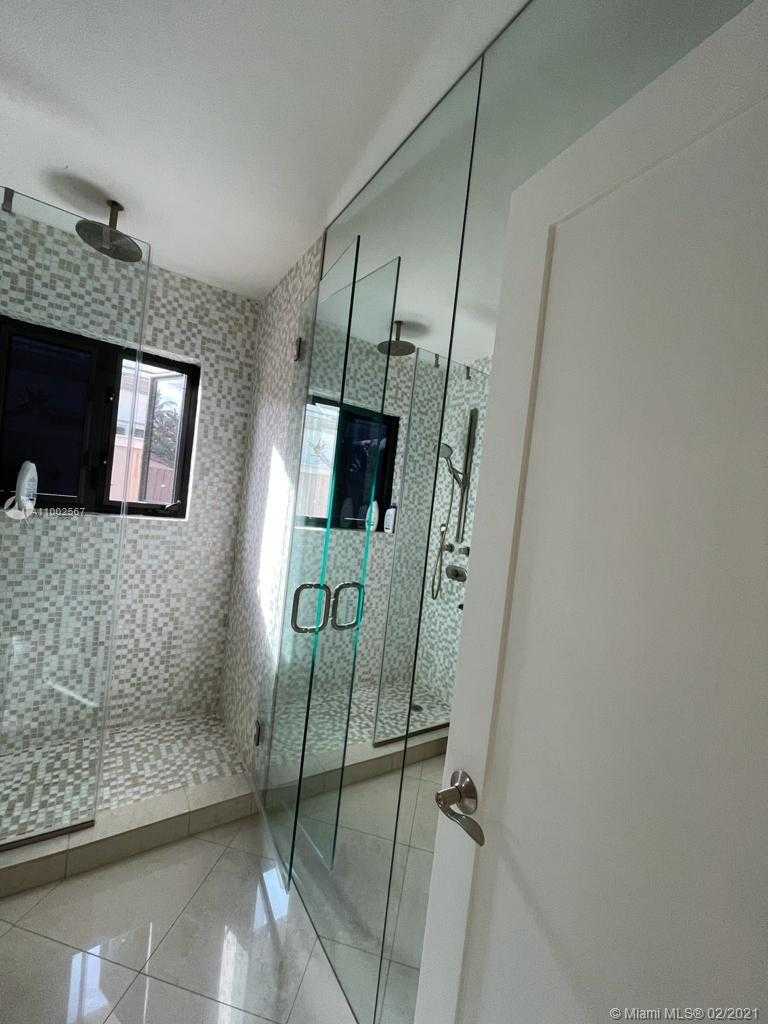 Small Image of 1840 CLEVELAND RD, Miami Beach Number 26