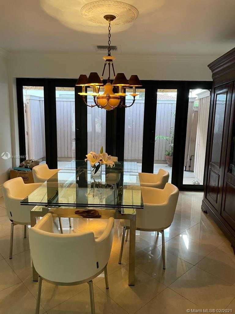 Small Image of 1840 CLEVELAND RD, Miami Beach Number 7