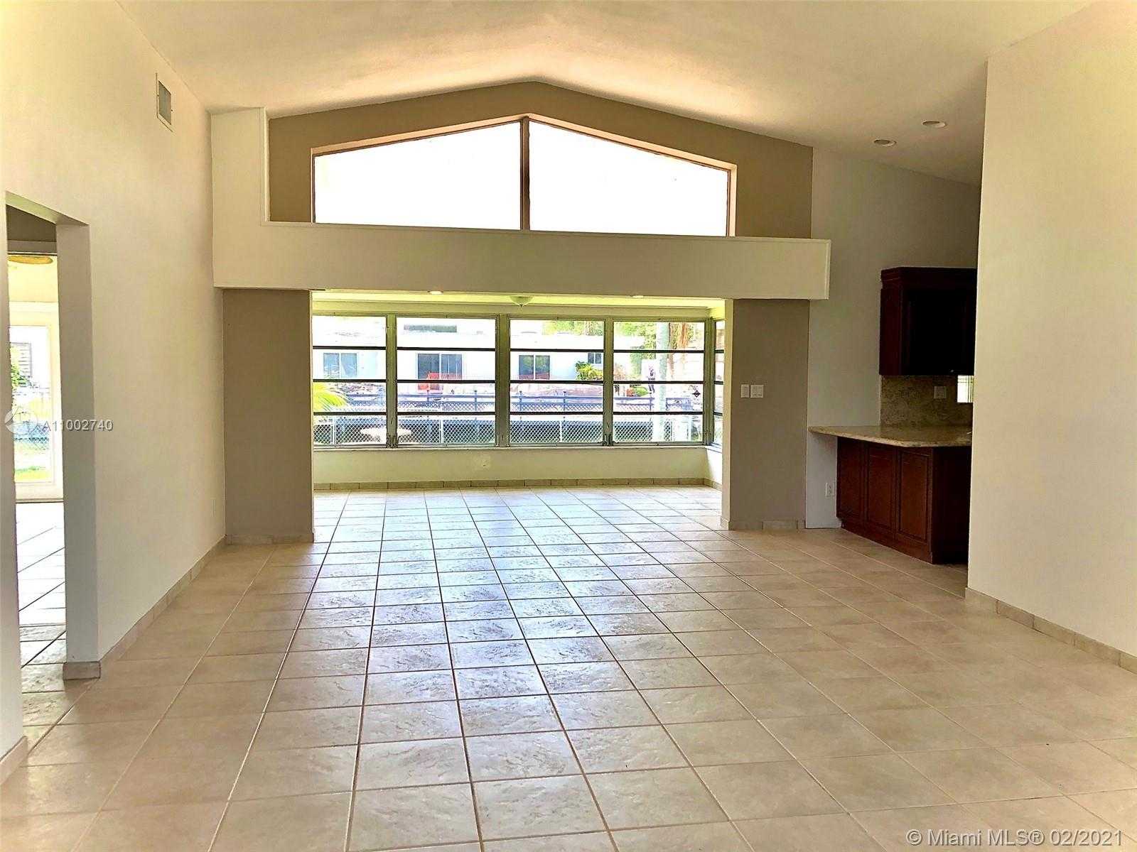 Small Image of 2560 NORTH EAST 200TH ST, Miami Number 13