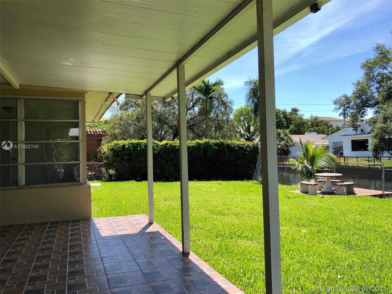 Small Image of 2560 NORTH EAST 200TH ST, Miami Number 15