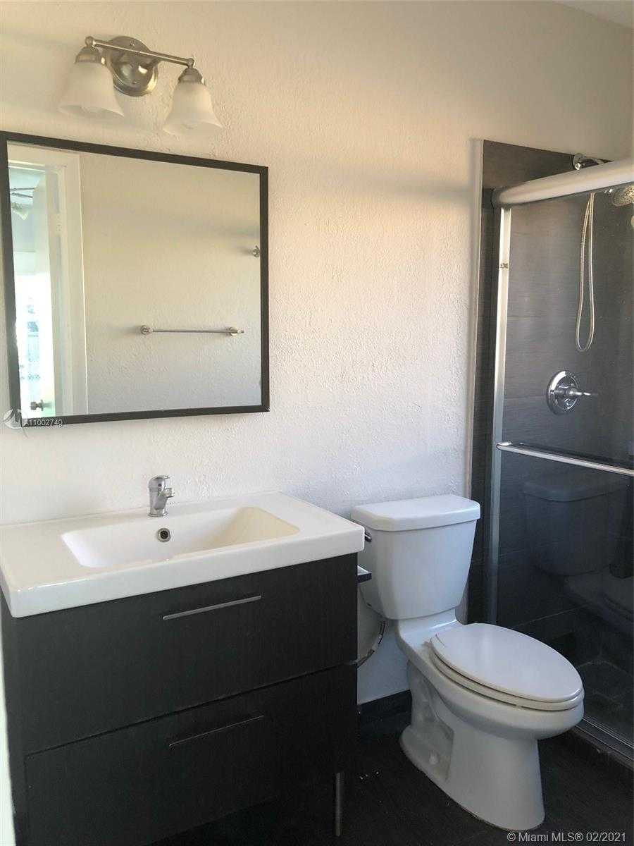 Small Image of 2560 NORTH EAST 200TH ST, Miami Number 5
