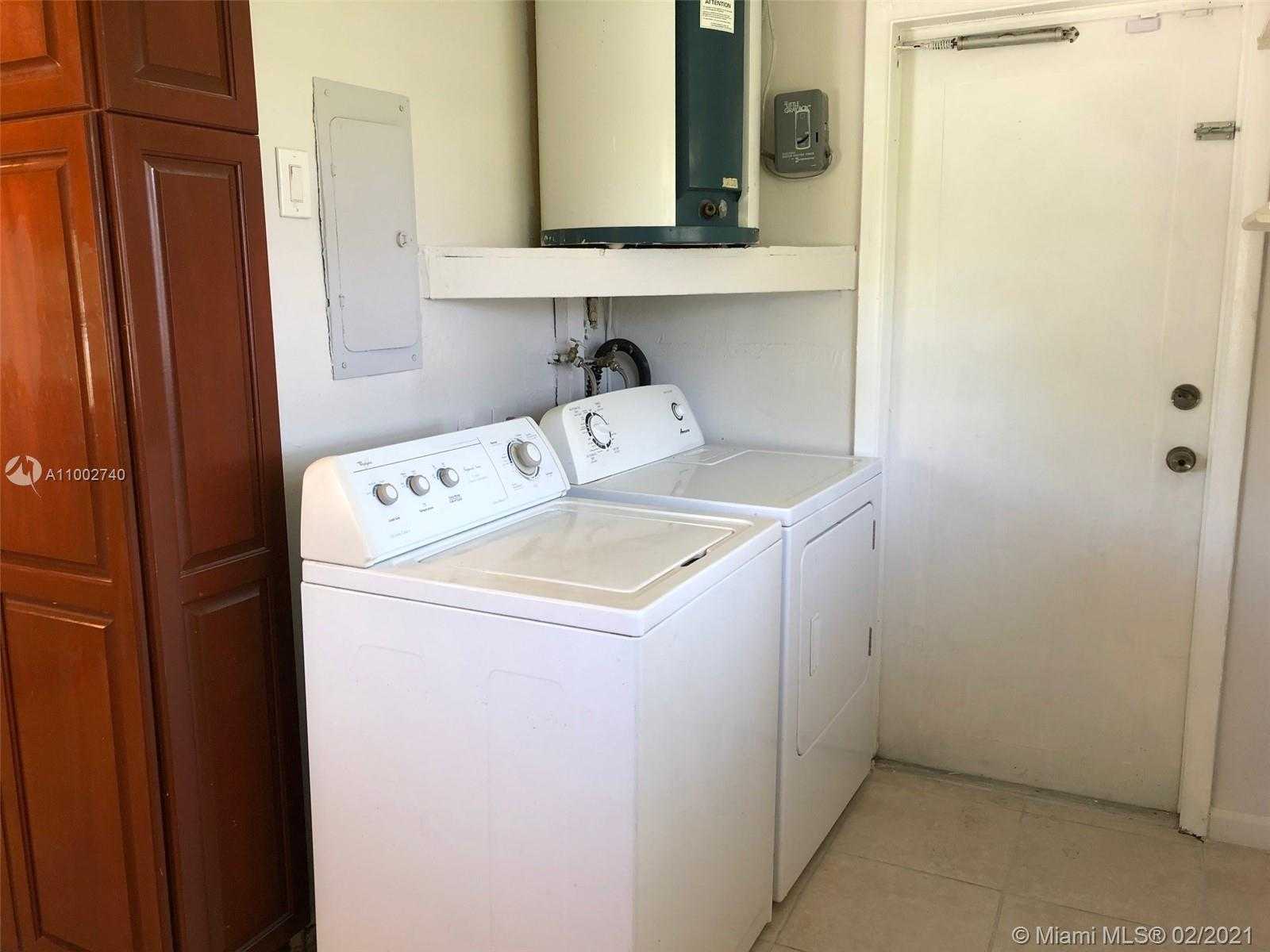 Small Image of 2560 NORTH EAST 200TH ST, Miami Number 6