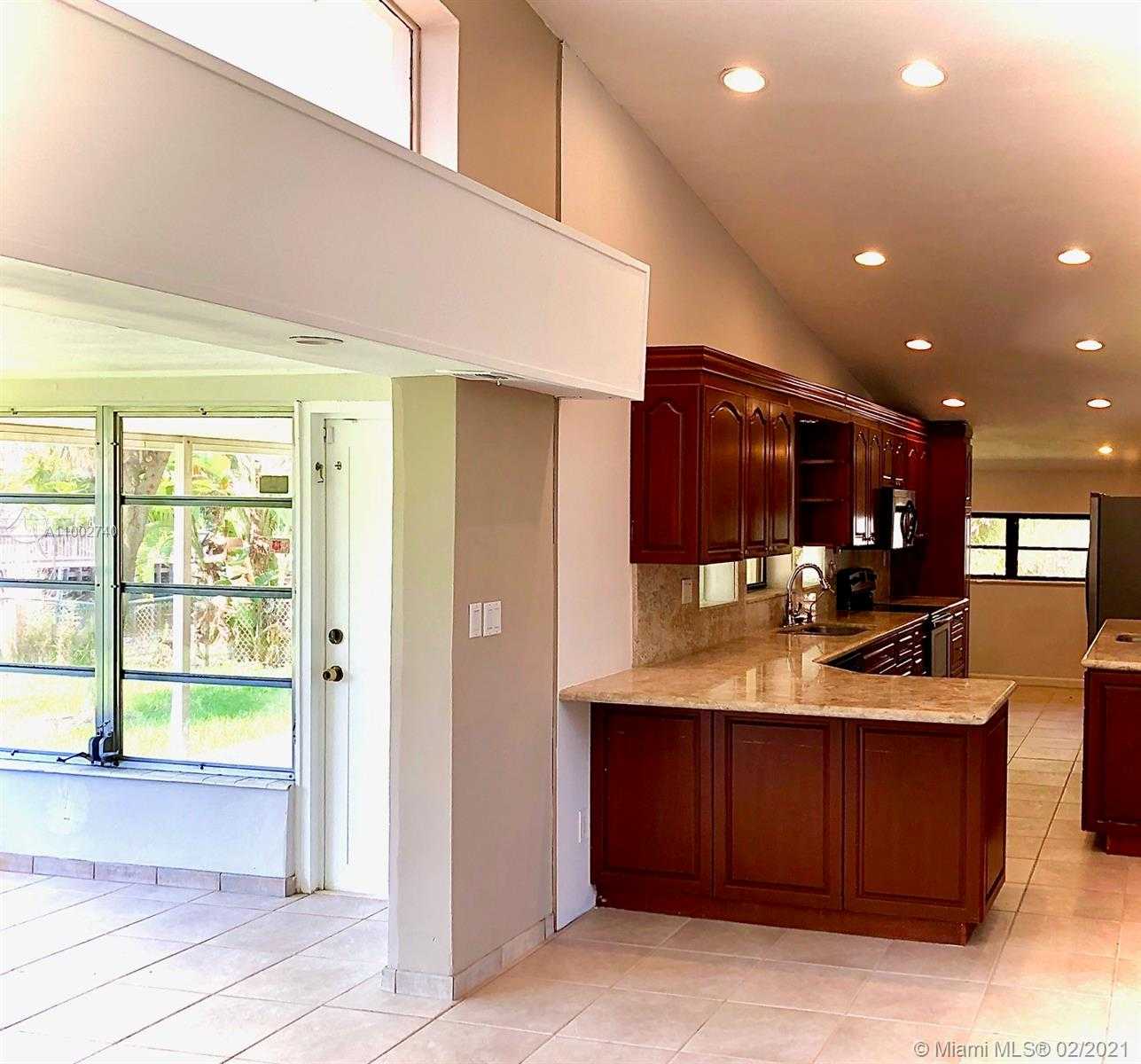 Small Image of 2560 NORTH EAST 200TH ST, Miami Number 7