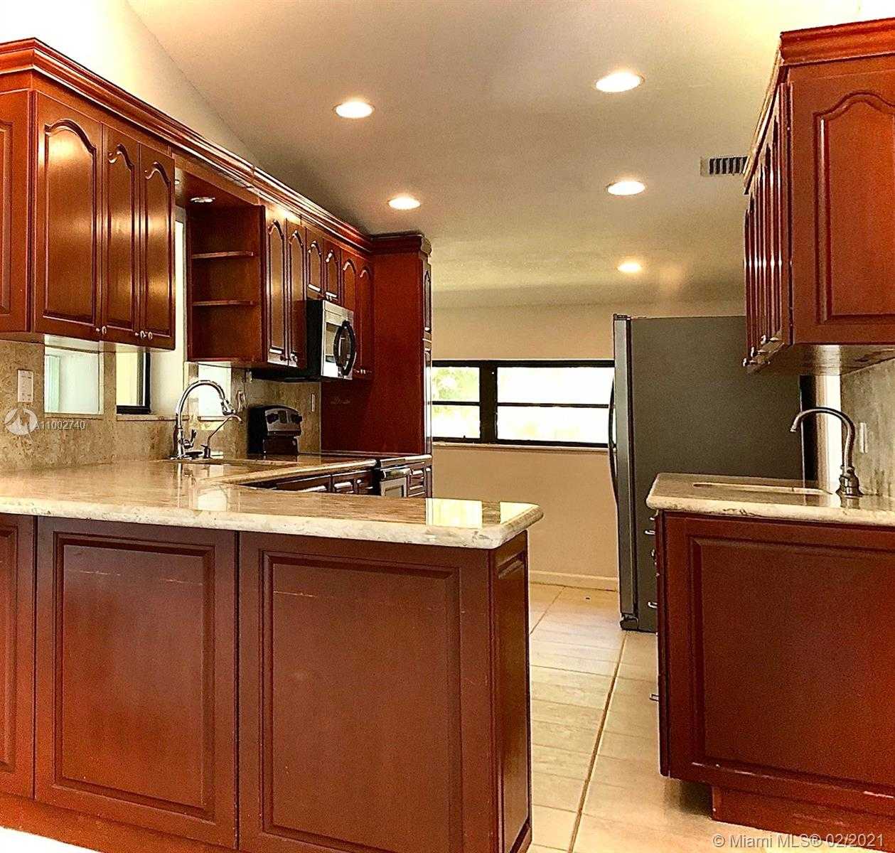 Small Image of 2560 NORTH EAST 200TH ST, Miami Number 8
