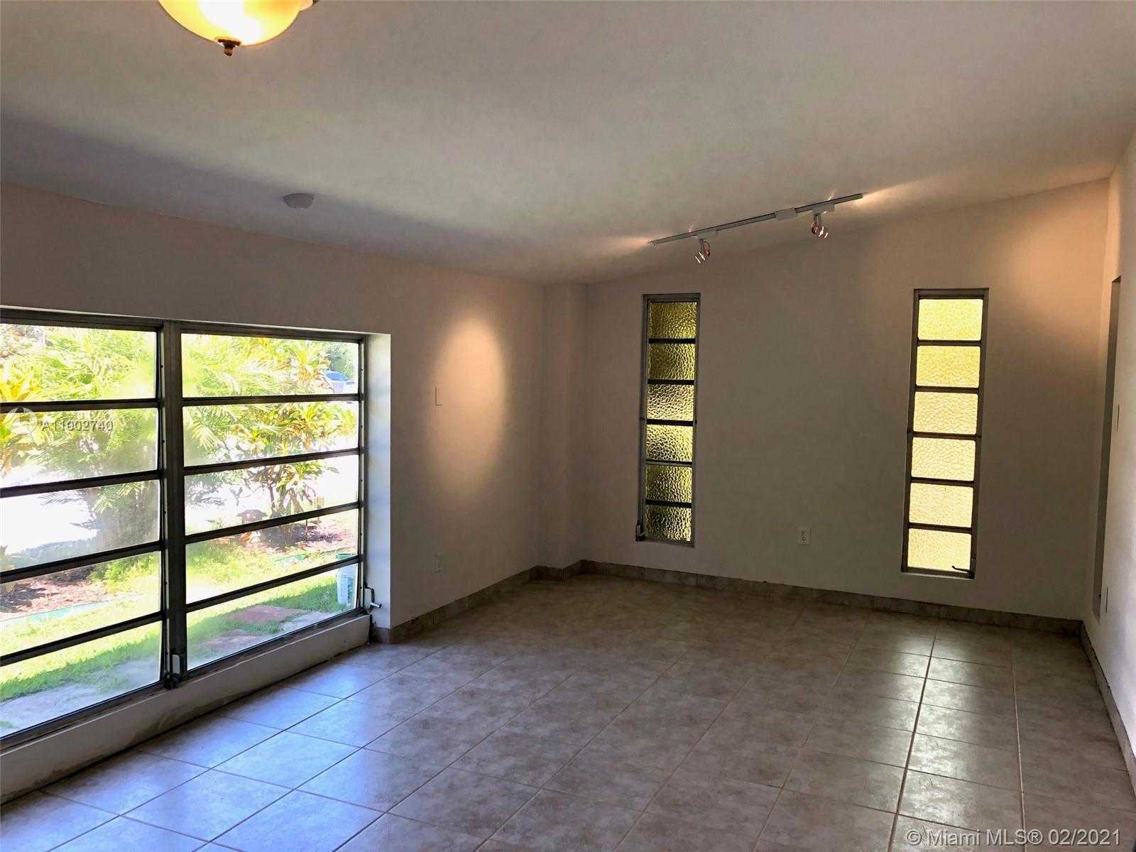 Small Image of 2560 NORTH EAST 200TH ST, Miami Number 9