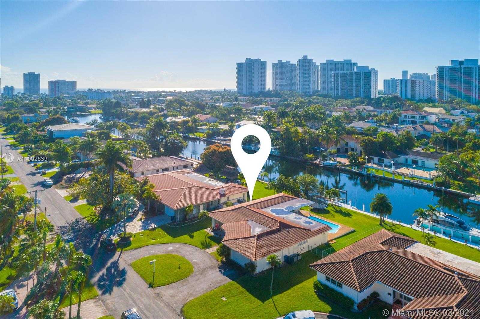 Small Image of 461 ALAMANDA DR, Hallandale Beach Number 21