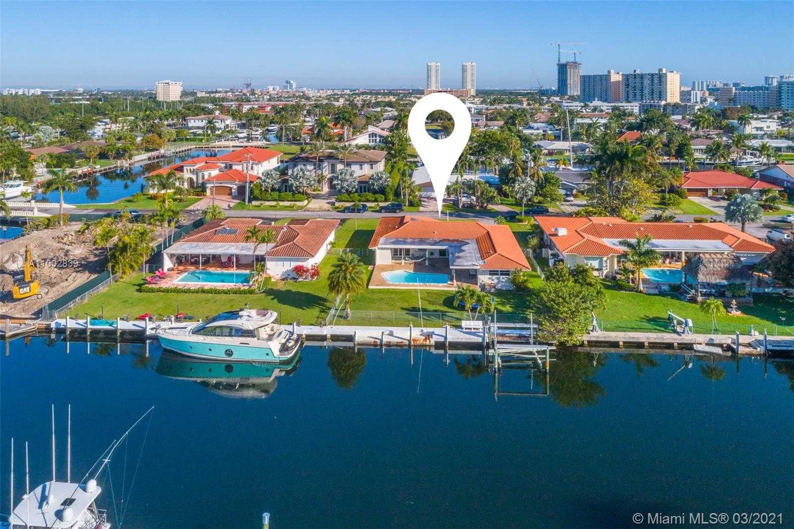 Small Image of 461 ALAMANDA DR, Hallandale Beach Number 22