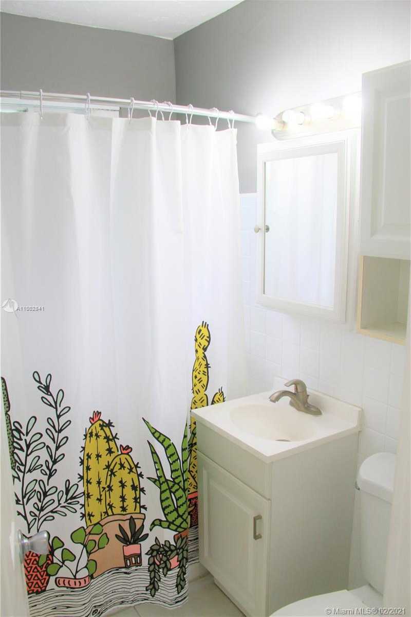 Small Image of 3320 SOUTH WEST 35TH ST, West Park Number 13