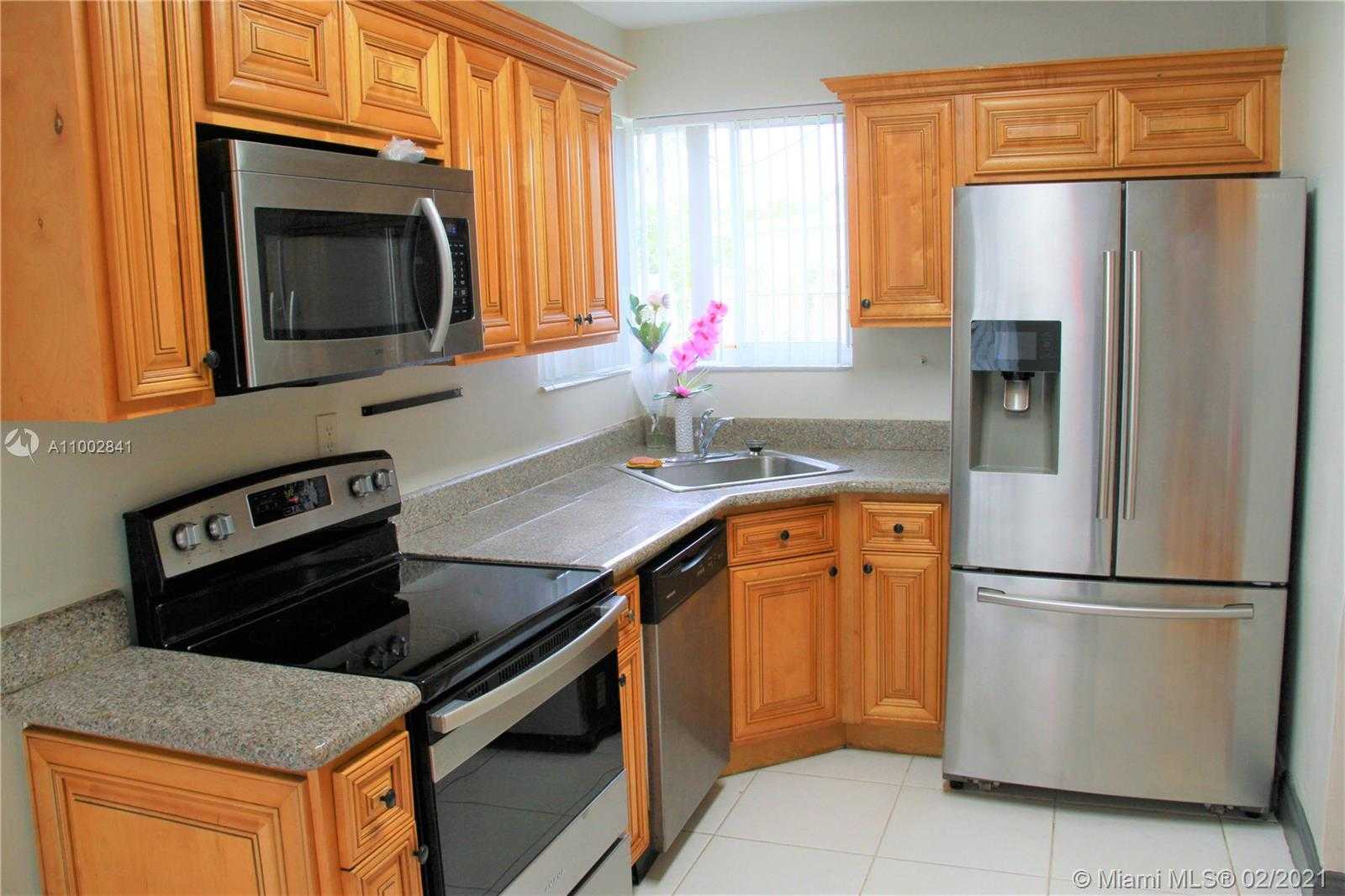 Small Image of 3320 SOUTH WEST 35TH ST, West Park Number 4