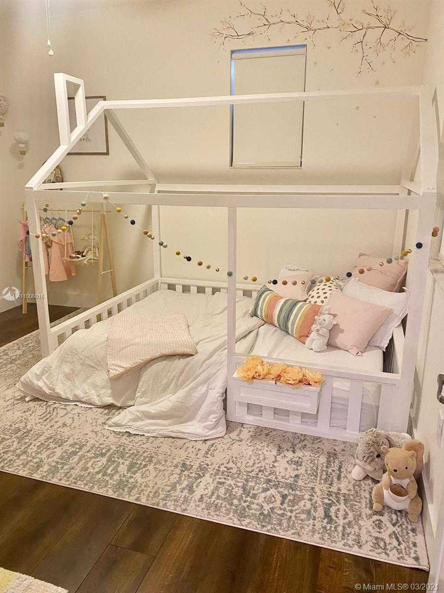 Imagen de Pequeño Objeto