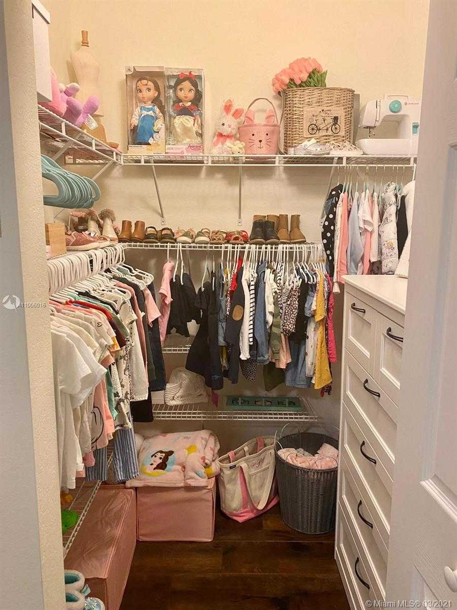 Imagen de Pequeño Objeto