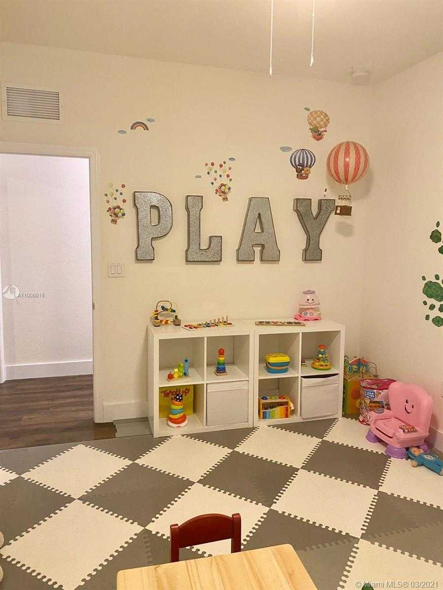 Imagen de Pequeño Objeto