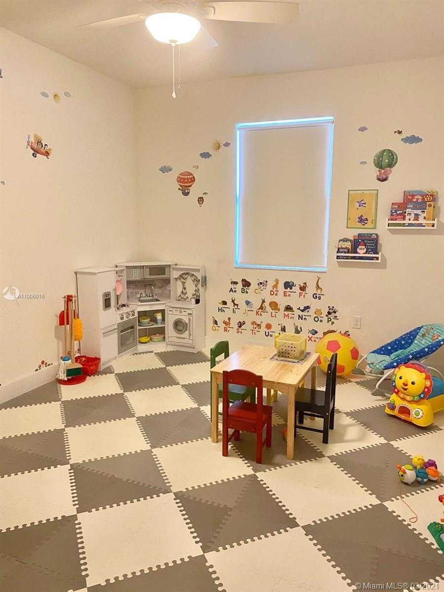 Imagen de Pequeño Objeto