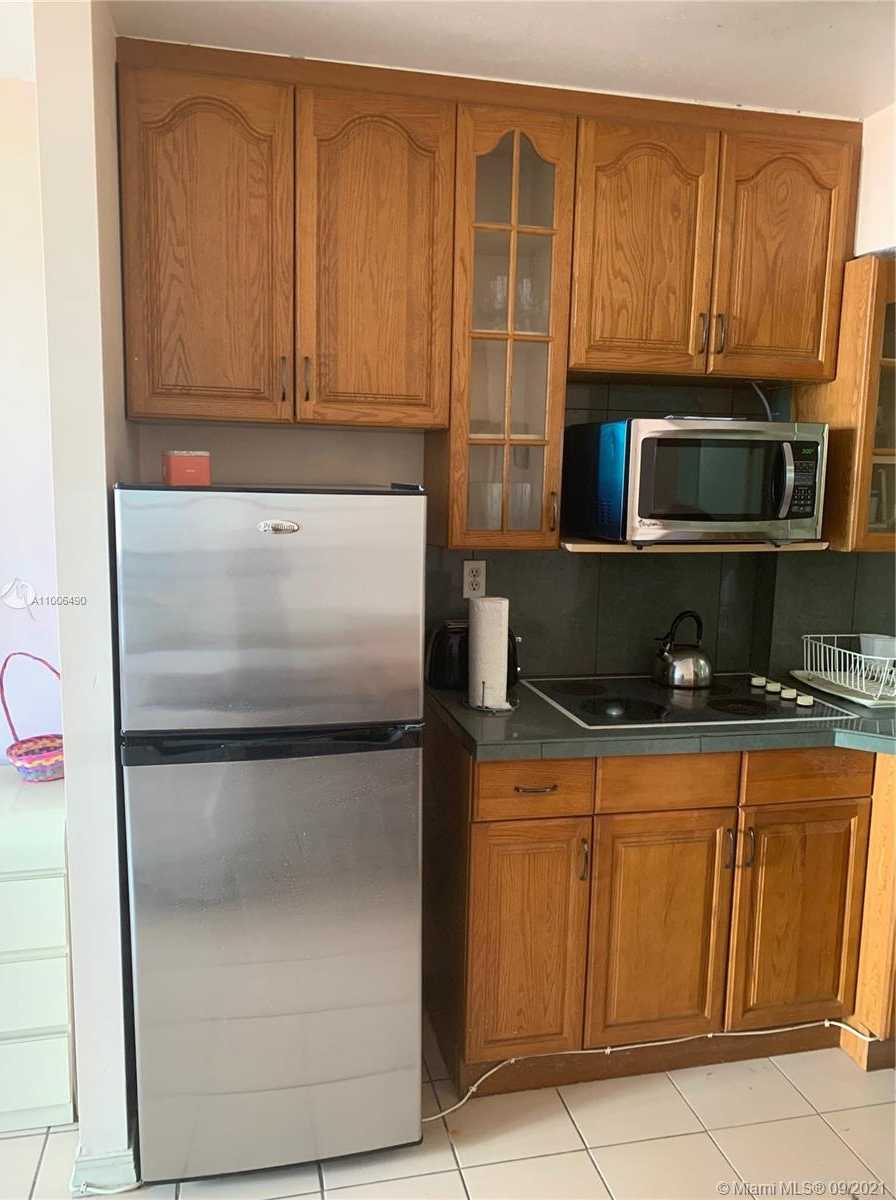 Small Image of 19201 COLLINS AVE #323, Sunny Isles Beach Number 5