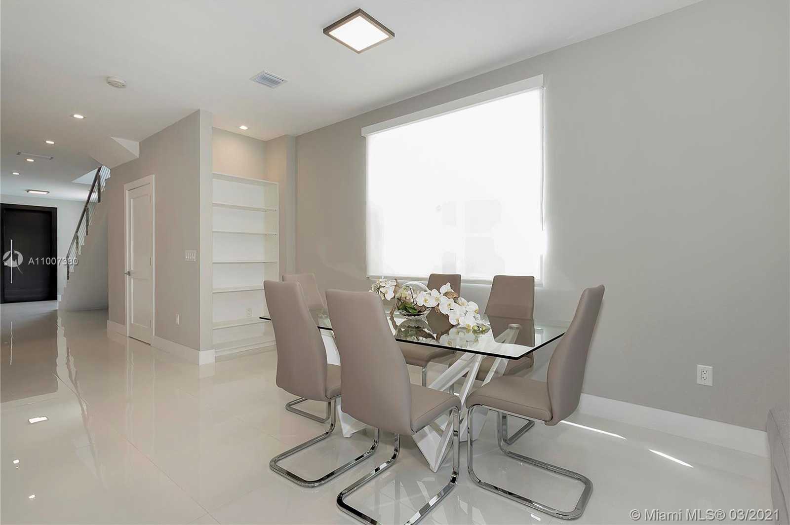 Small Image of 3651 SOUTH WEST 26 ST, Miami Number 12