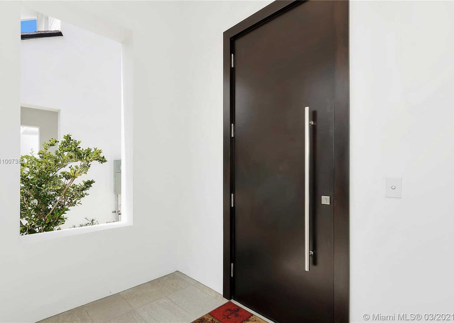 Small Image of 3651 SOUTH WEST 26 ST, Miami Number 3