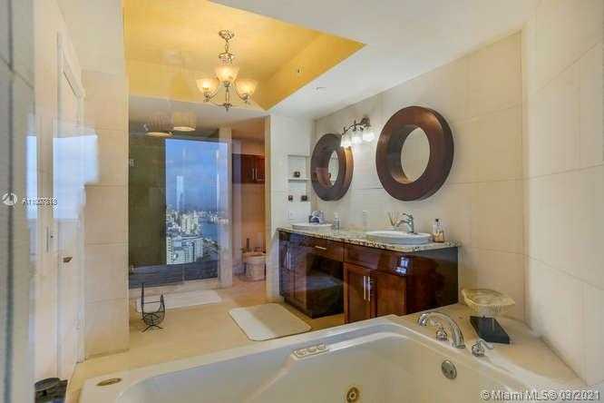 Small Image of 4779 COLLINS AVE #3908, Miami Beach Number 7