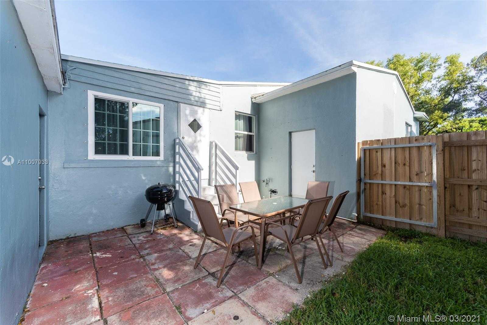 Small Image of 1431 FLETCHER ST, Hollywood Number 16