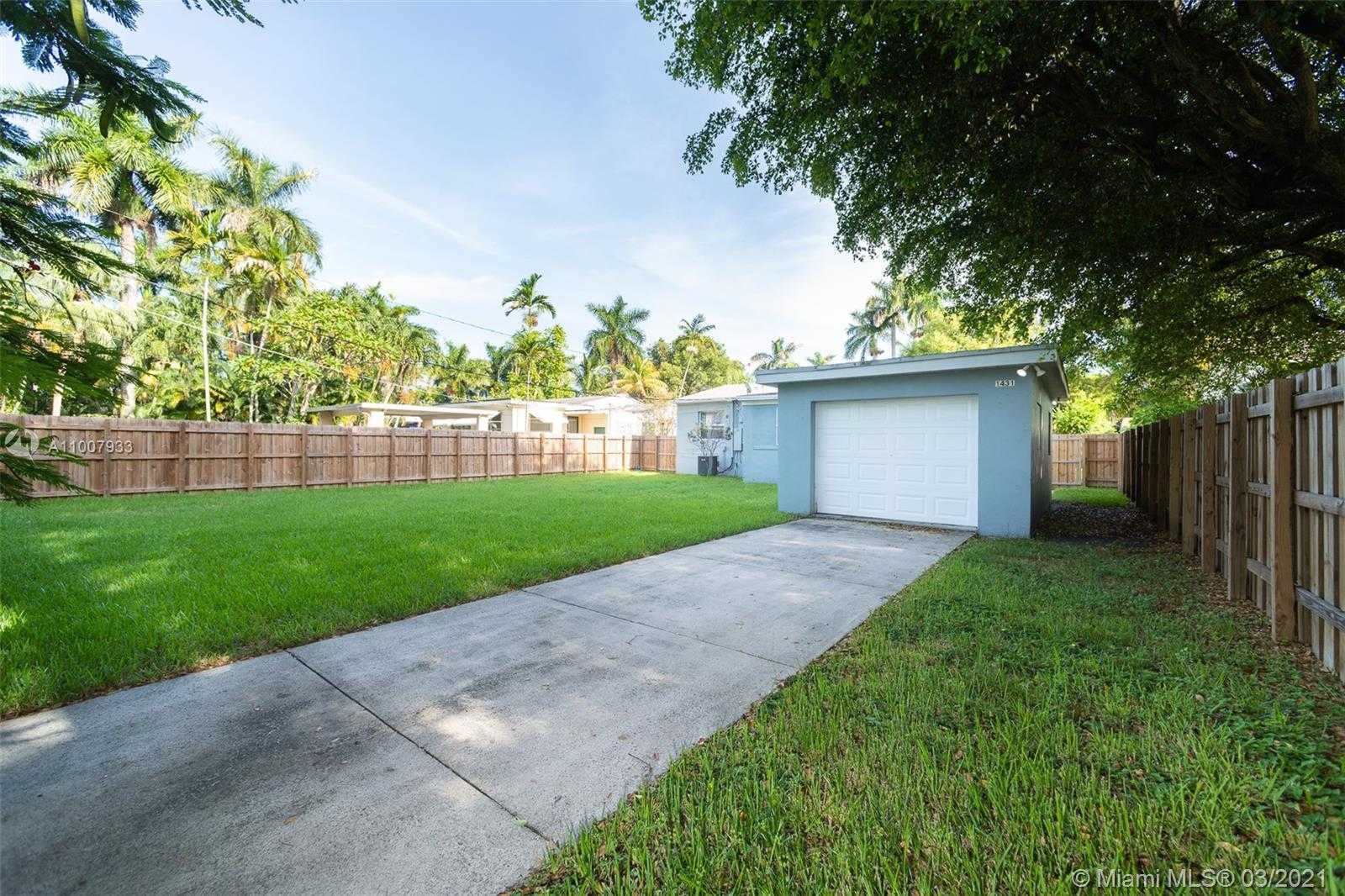 Small Image of 1431 FLETCHER ST, Hollywood Number 17