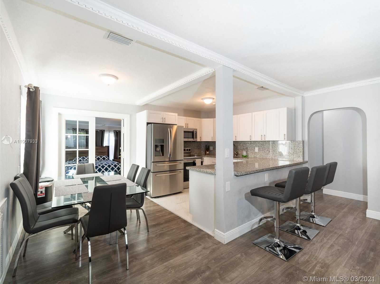 Small Image of 1431 FLETCHER ST, Hollywood Number 3
