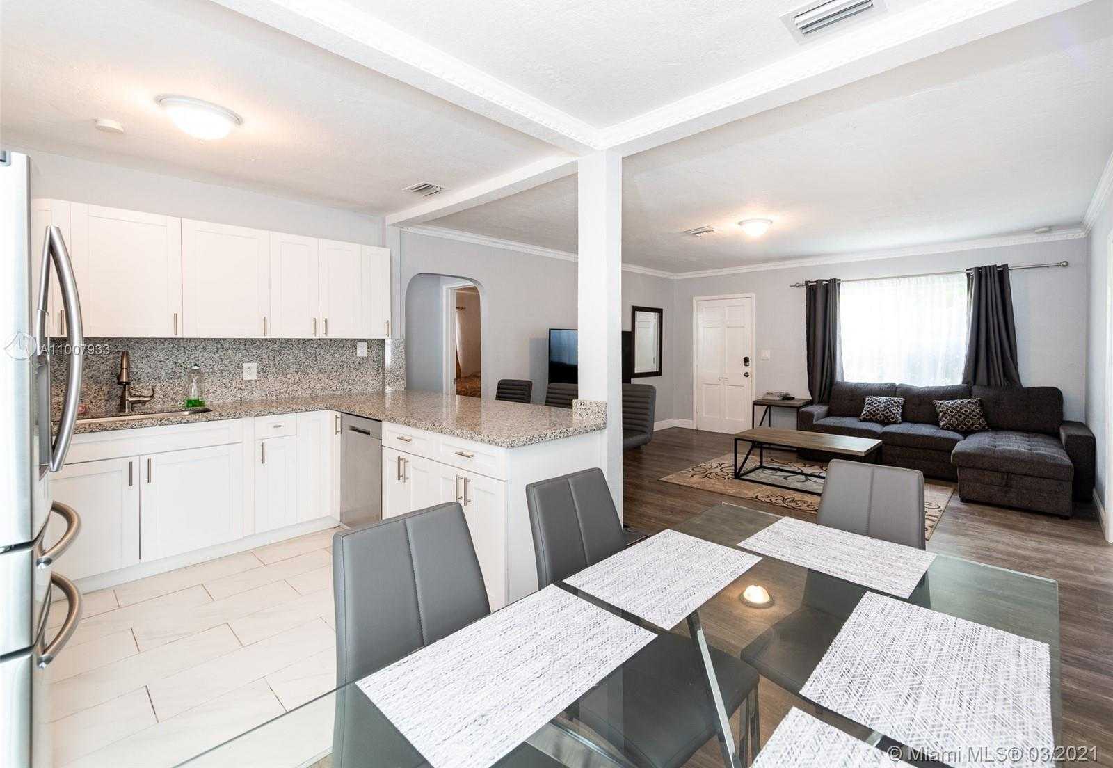 Small Image of 1431 FLETCHER ST, Hollywood Number 4