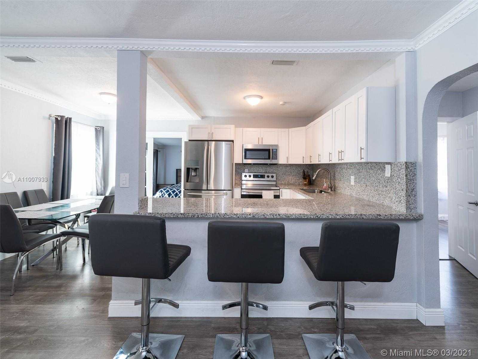 Small Image of 1431 FLETCHER ST, Hollywood Number 5