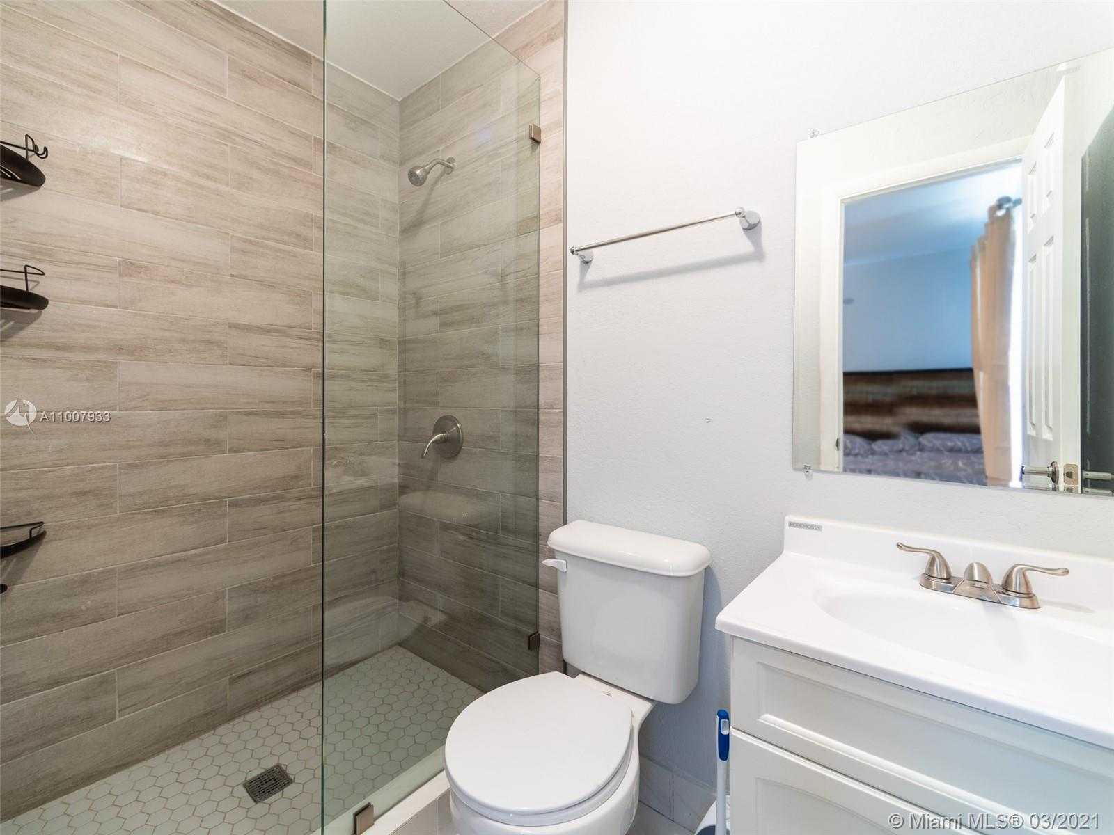 Small Image of 1431 FLETCHER ST, Hollywood Number 8