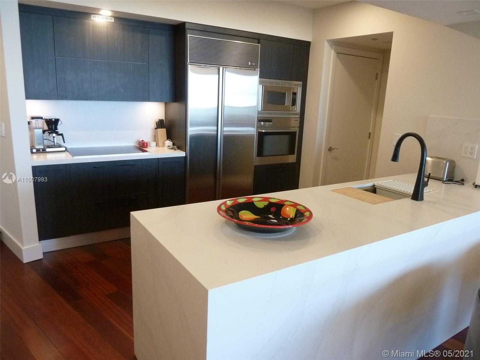 Small Image of 400 ALTON RD #905, Miami Beach Number 3