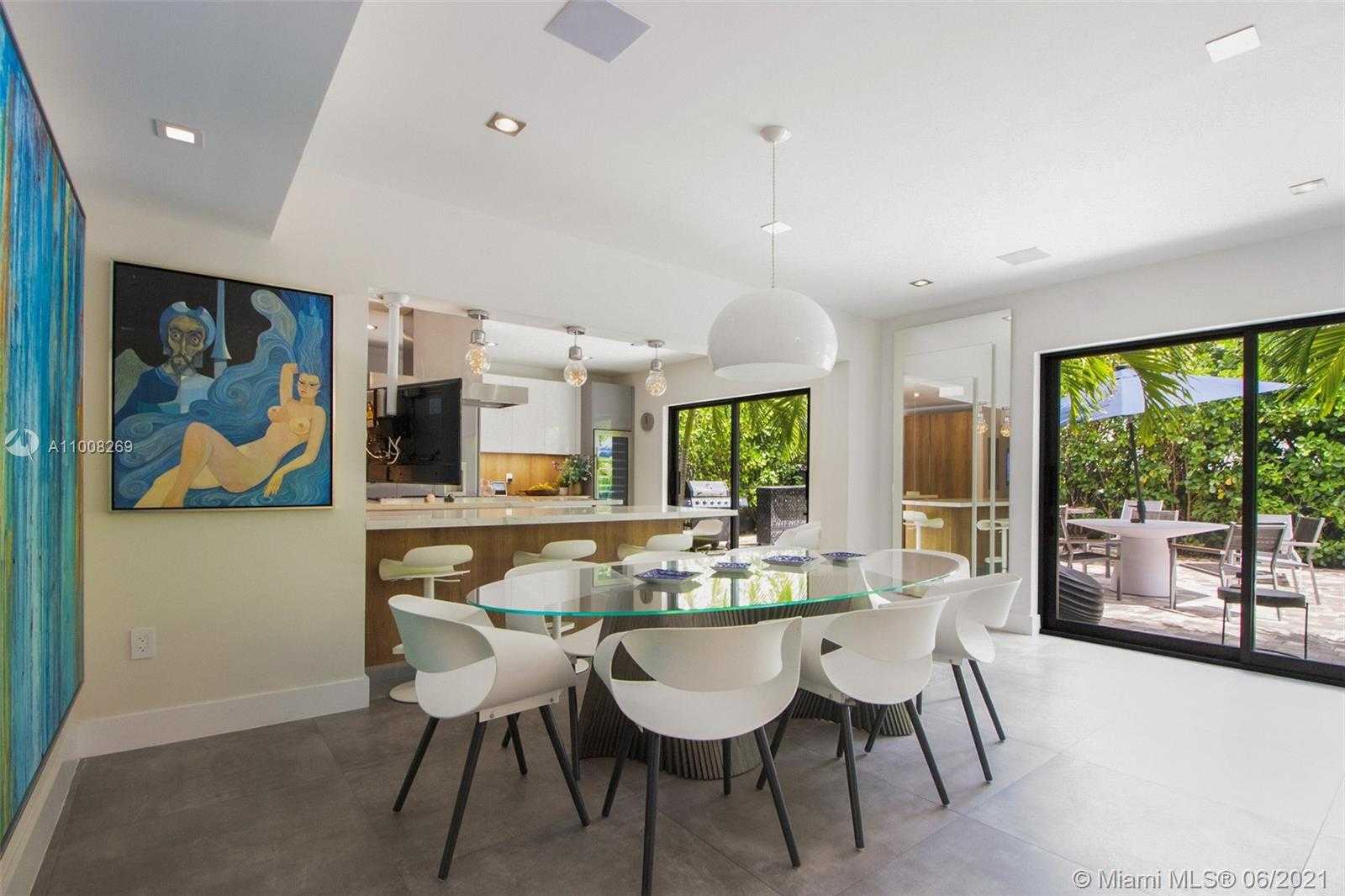 Small Image of 635 CURTISWOOD DR, Key Biscayne Number 10