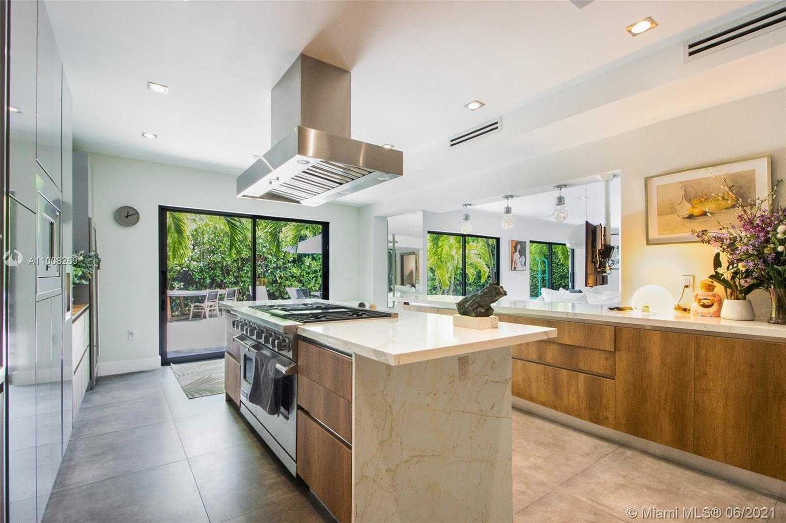 Small Image of 635 CURTISWOOD DR, Key Biscayne Number 14