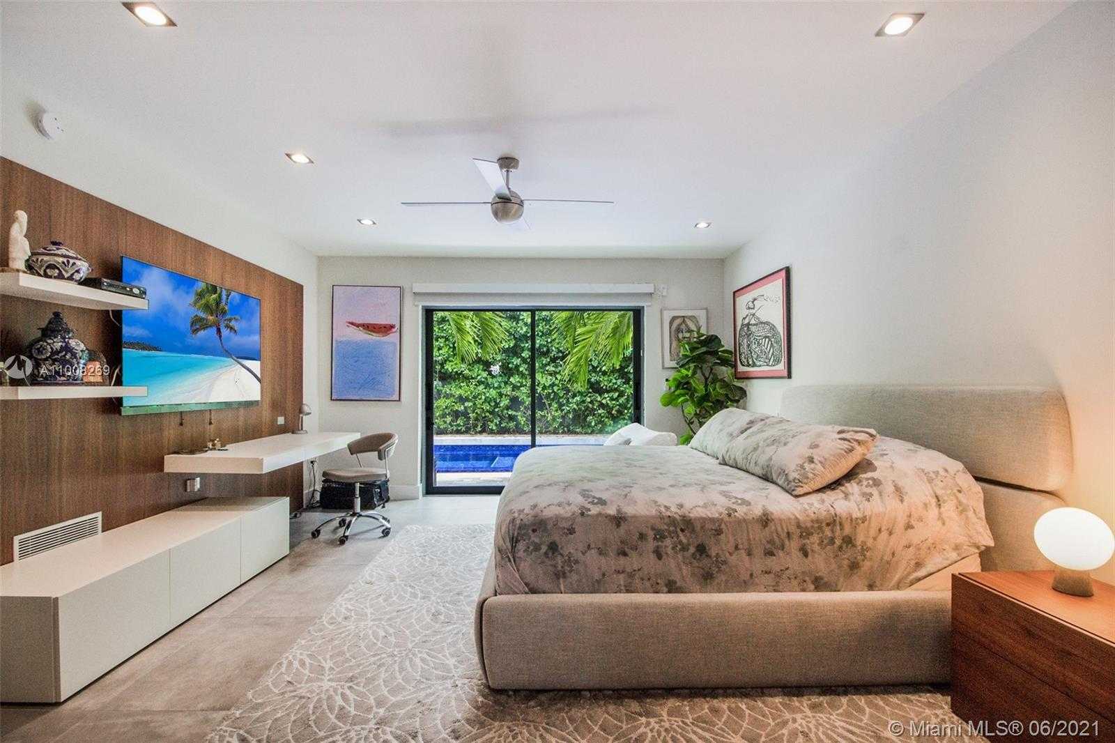 Small Image of 635 CURTISWOOD DR, Key Biscayne Number 15