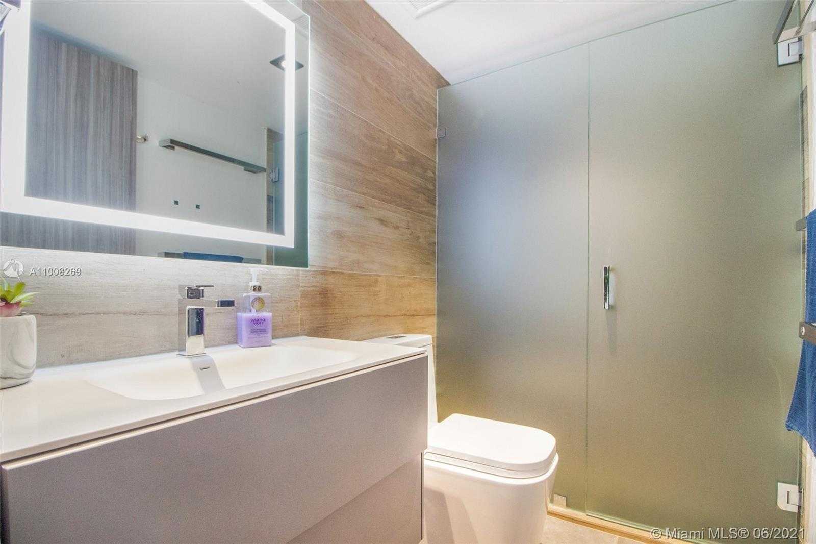 Small Image of 635 CURTISWOOD DR, Key Biscayne Number 17