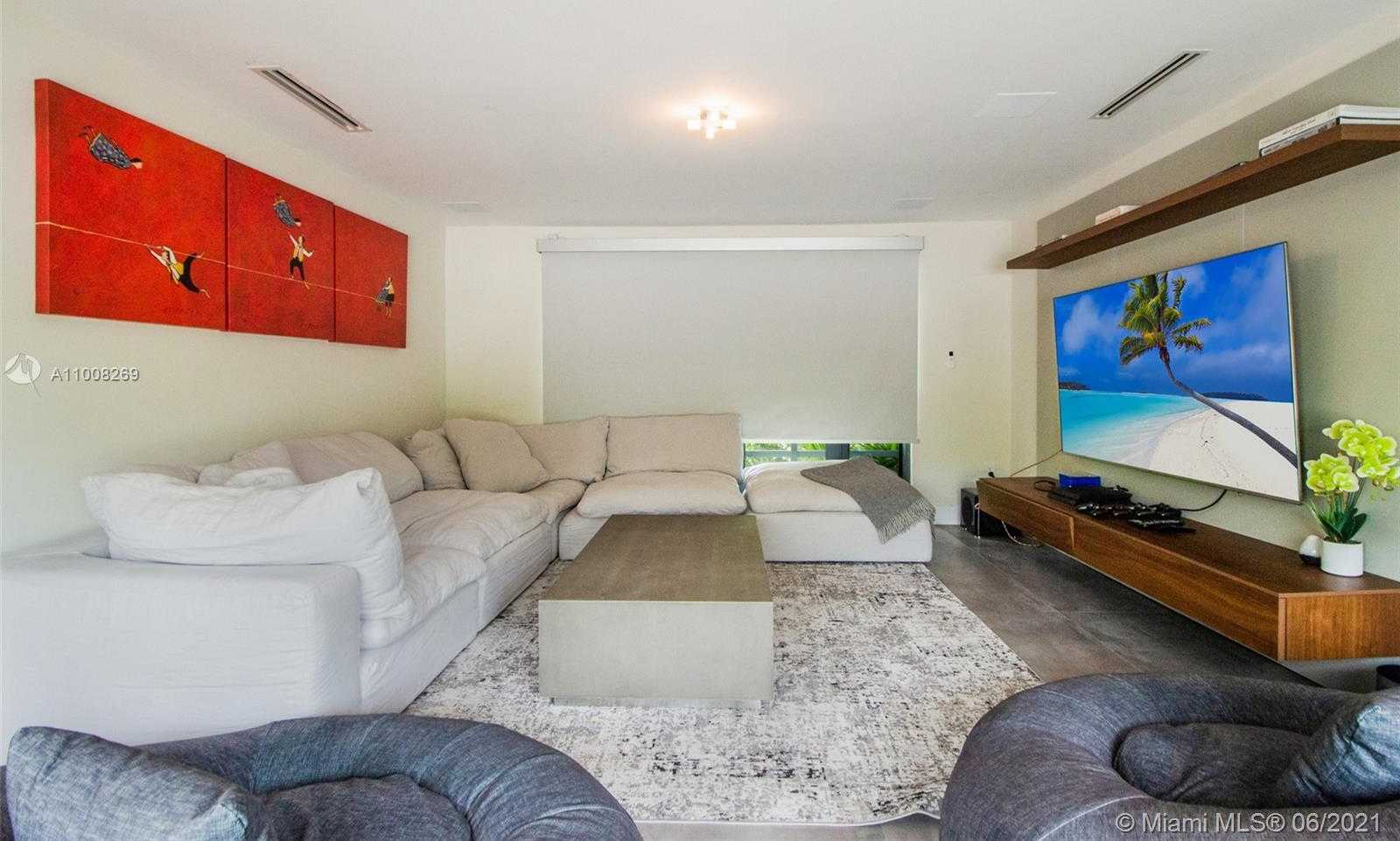 Small Image of 635 CURTISWOOD DR, Key Biscayne Number 23
