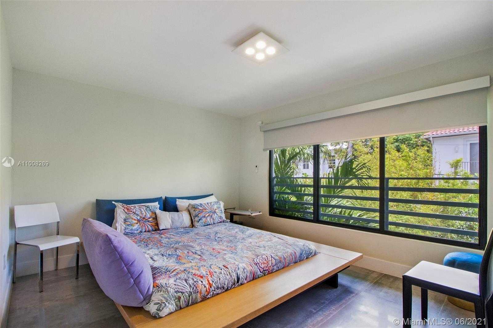 Small Image of 635 CURTISWOOD DR, Key Biscayne Number 24