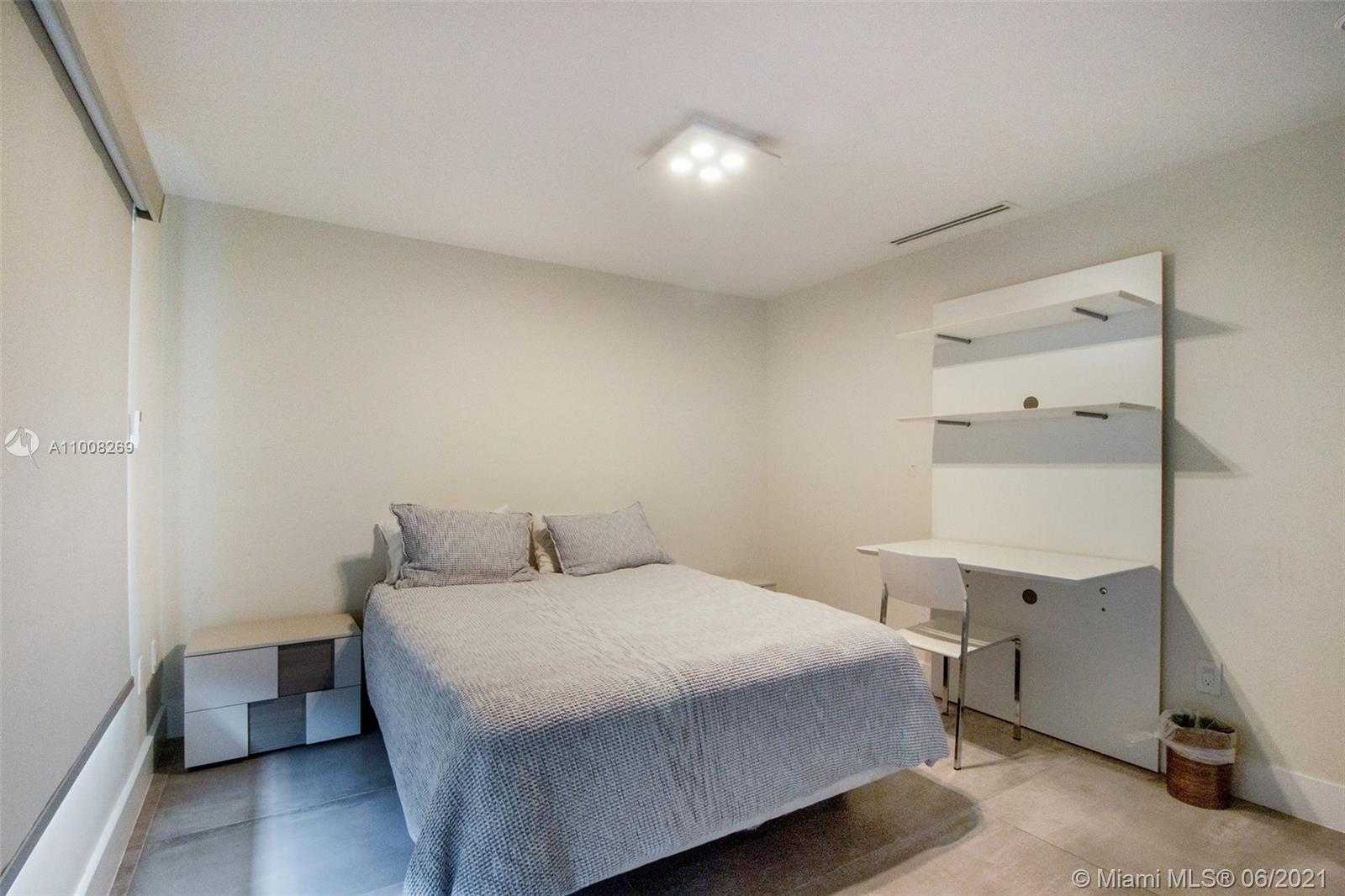 Small Image of 635 CURTISWOOD DR, Key Biscayne Number 26